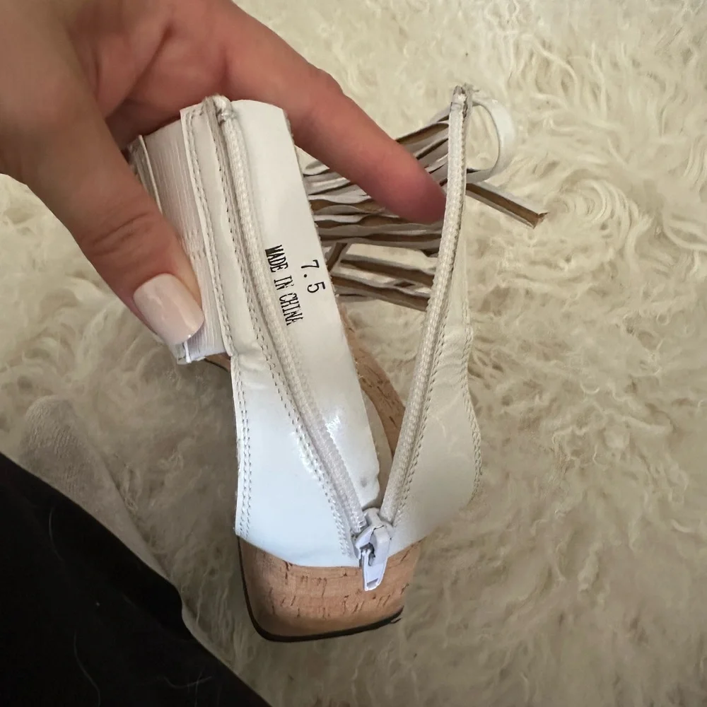 Jeffrey Campbell Everglade white patent sandal 7.5